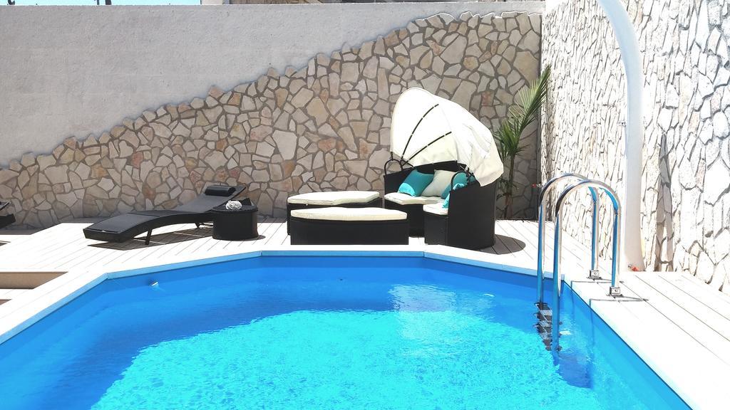 Il Giardino Delle Jacaranda Bed & Breakfast ตัลซาโน ภายนอก รูปภาพ