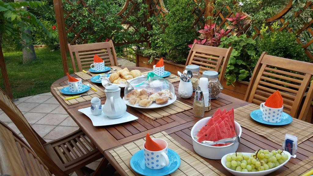Il Giardino Delle Jacaranda Bed & Breakfast ตัลซาโน ภายนอก รูปภาพ