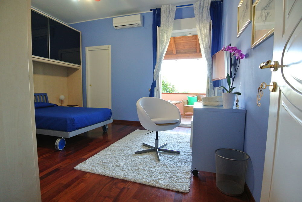 Il Giardino Delle Jacaranda Bed & Breakfast ตัลซาโน ภายนอก รูปภาพ