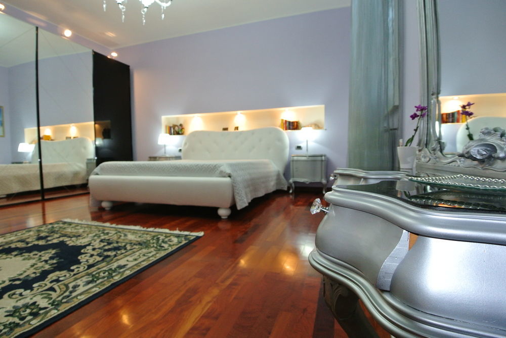Il Giardino Delle Jacaranda Bed & Breakfast ตัลซาโน ภายนอก รูปภาพ