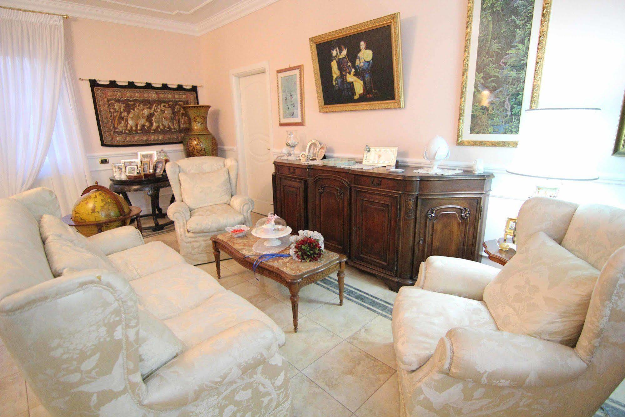 Il Giardino Delle Jacaranda Bed & Breakfast ตัลซาโน ภายนอก รูปภาพ