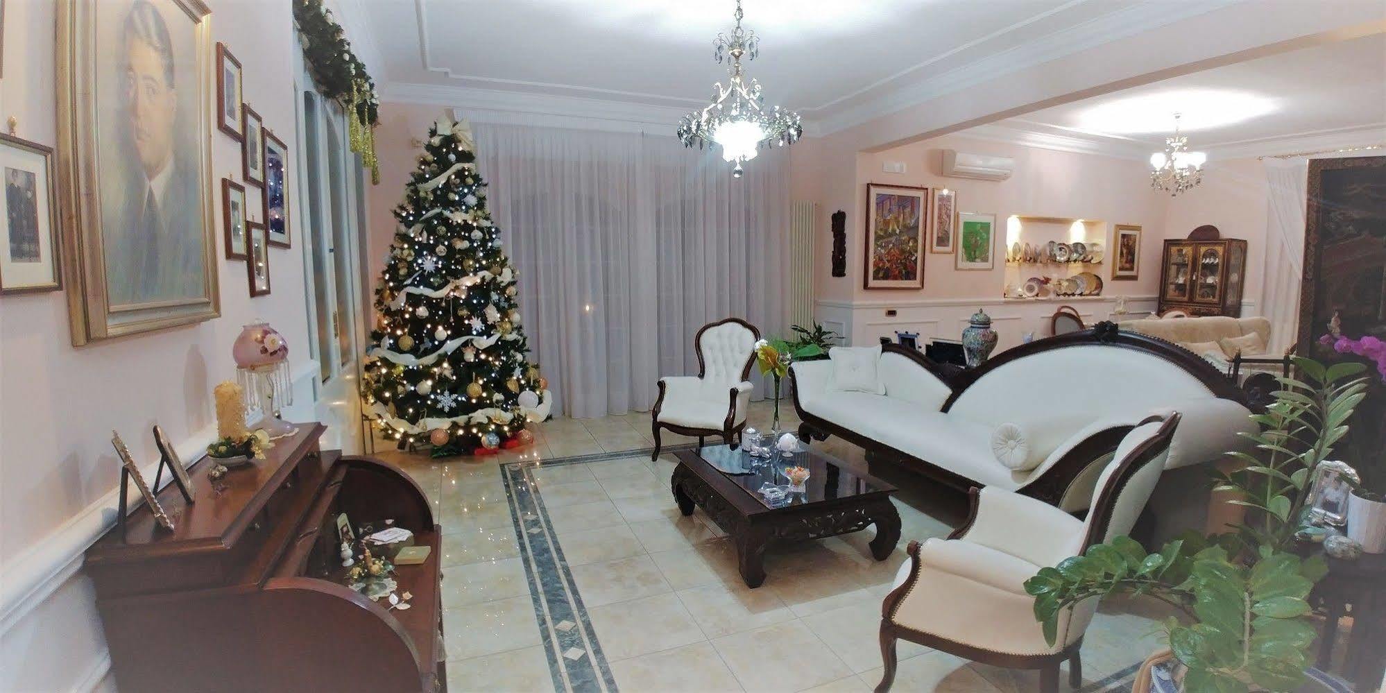 Il Giardino Delle Jacaranda Bed & Breakfast ตัลซาโน ภายนอก รูปภาพ