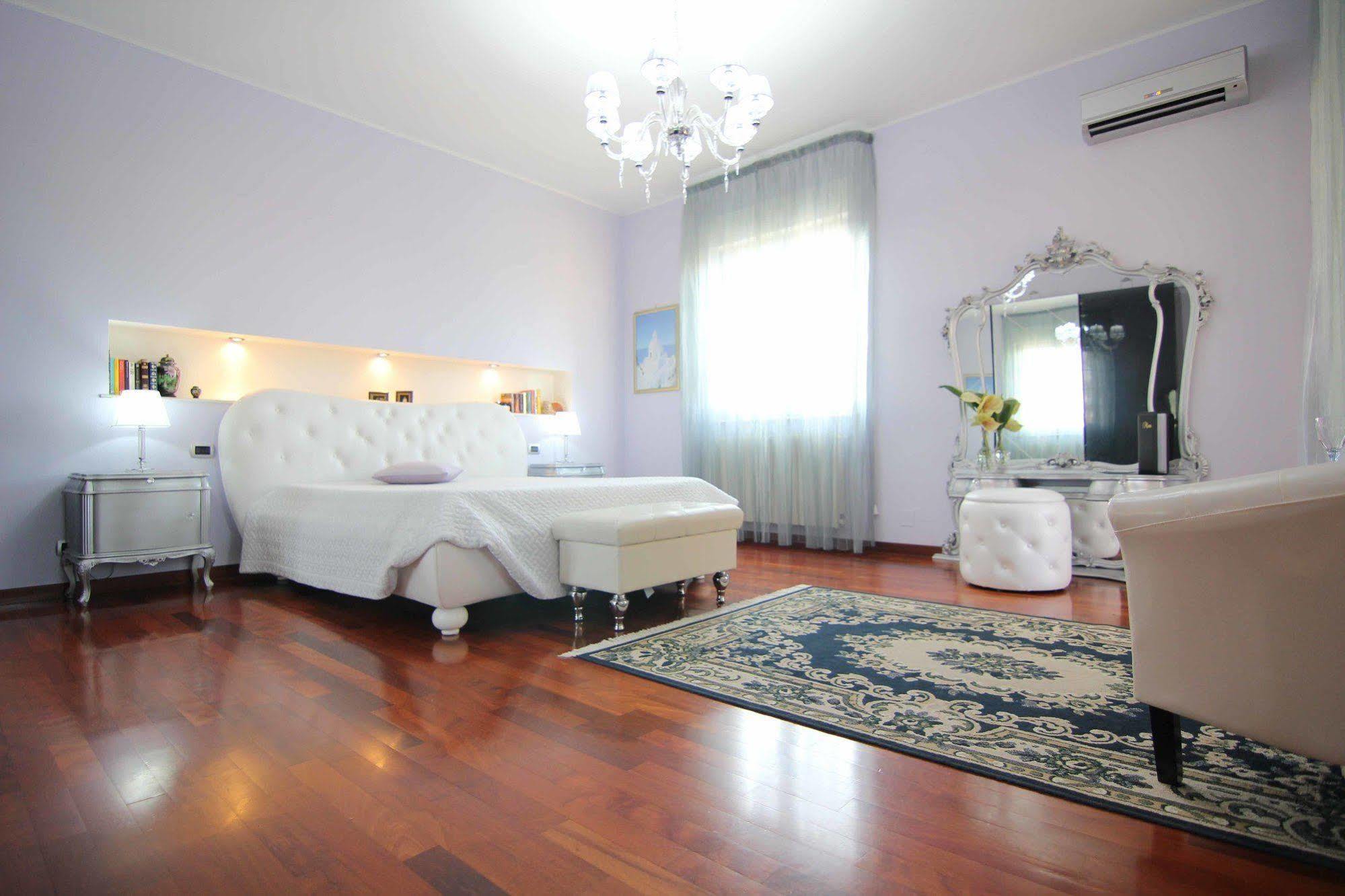 Il Giardino Delle Jacaranda Bed & Breakfast ตัลซาโน ภายนอก รูปภาพ