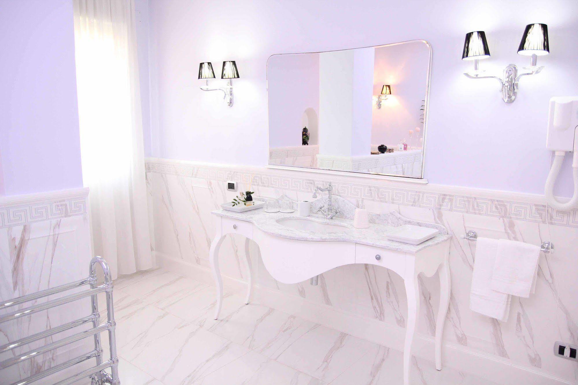 Il Giardino Delle Jacaranda Bed & Breakfast ตัลซาโน ภายนอก รูปภาพ