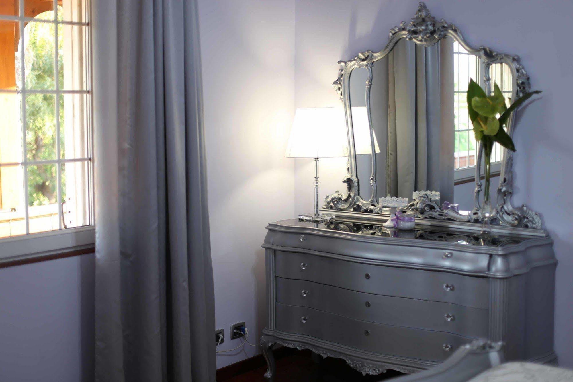 Il Giardino Delle Jacaranda Bed & Breakfast ตัลซาโน ภายนอก รูปภาพ